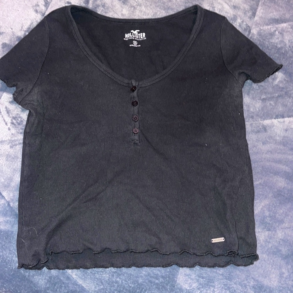 Black hollister crop top
